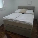 Apartmaji Beli Jelen Apartment