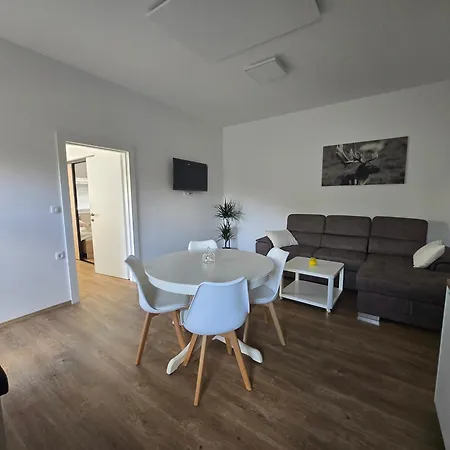 Apartmaji Beli Jelen